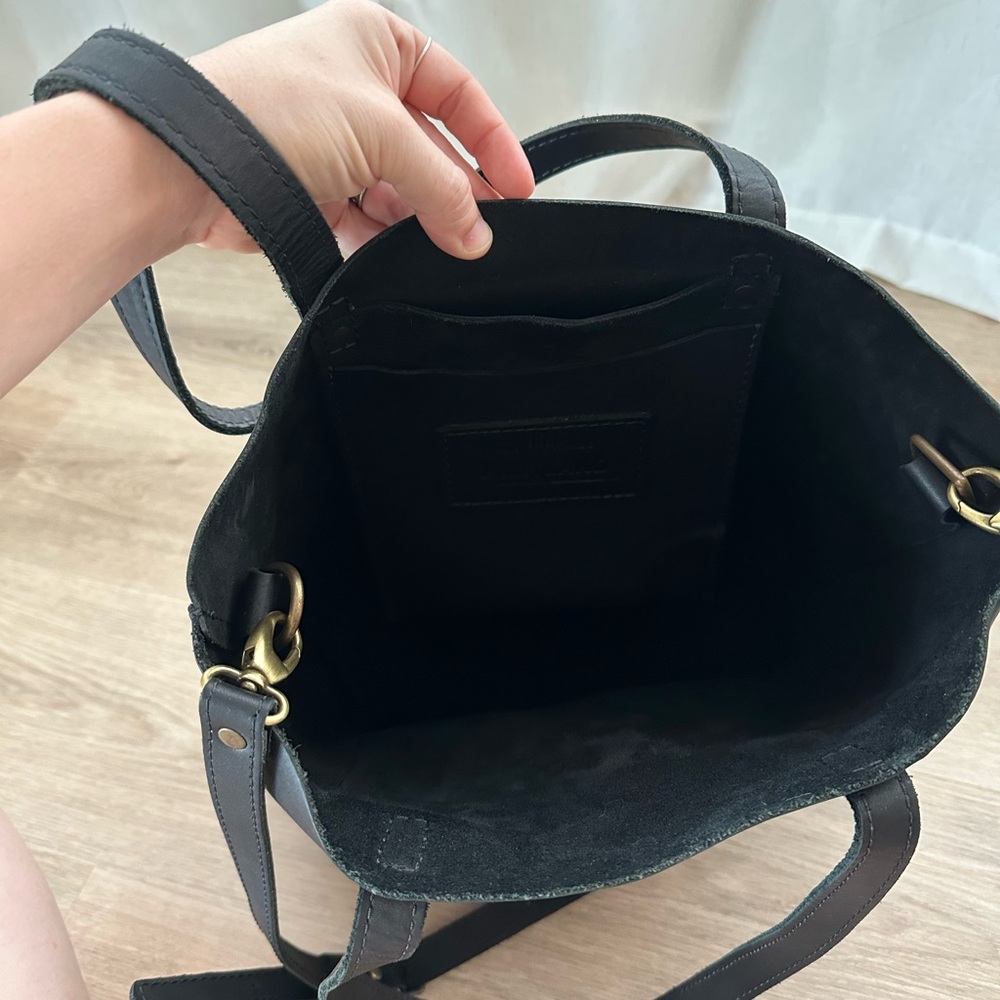 Portland leather crossbody tote - Picture 6 of 10